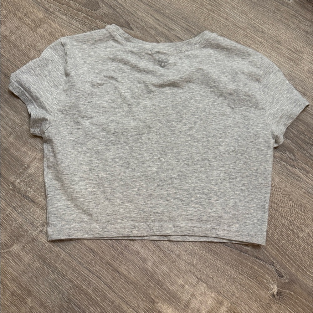 Aritzia Crop Tee Bundle(2) Medium - Picture 5 of 11